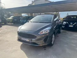 Grigio Usata 2018 Ford Fiesta Due volumi | 9500 € (Buon prezzo)