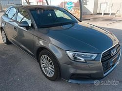 Grigio Usata 2018 Audi A3 Business Tre volumi | 17.200 € (Cara)
