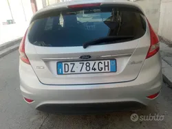 Grigio Usata 2009 Ford Fiesta Titanium Due volumi | 5200 € (Molto cara)