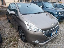 Grigio Usata 2013 Peugeot 208 Allure Due volumi | 4400 € (Buon prezzo)