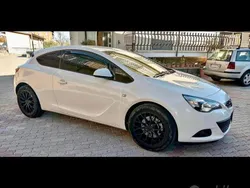Usata 2012 Opel Astra GTC Cosmo Station wagon | 7000 €