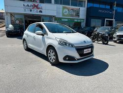 Bianco Usata 2015 Peugeot 208 Active Due volumi | 6290 € (Buon prezzo)