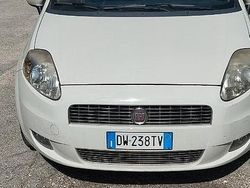 Usata 2009 Fiat Grande Punto Due volumi | 4000 € (Buon prezzo)