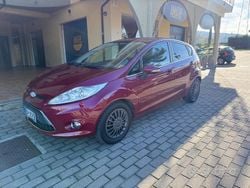 Viola Usata 2009 Ford Fiesta Titanium Tre volumi | 4500 € (Cara)