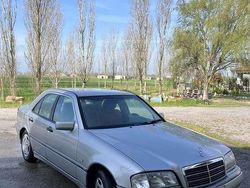 Usata 1998 Mercedes C180 Classic Tre volumi | 2750 € (Buon prezzo)
