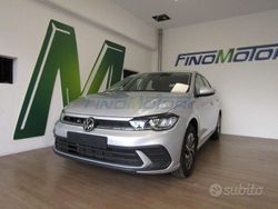 Grigio Usata 2024 VW Polo Life Tre volumi | 19.900 € (Buon prezzo)