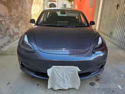 Grigio Usata 2023 Tesla Model 3 Standard Range Tre volumi | 29.000 € (Buon prezzo)