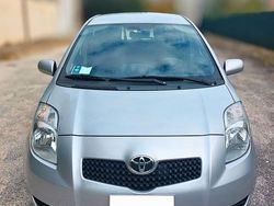Grigio Usata 2007 Toyota Yaris Sol Tre volumi | 5700 € (Molto cara)