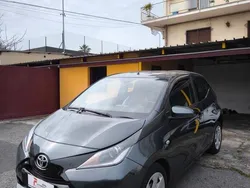 Grigio Usata 2018 Toyota Aygo Business Edition Due volumi | 10.900 € (Buon prezzo)