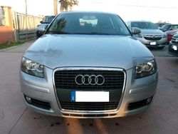 Grigio Usata 2004 Audi A3 Sportback Ambition Due volumi | 3900 € (Buon prezzo)