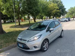 Usata 2010 Ford Fiesta Titanium Due volumi | 4500 € (Buon prezzo)