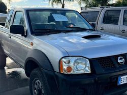 Grigio Usata 2015 Nissan Navara Pick-up | 10.000 €