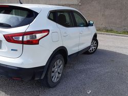 Usata 2015 Nissan Qashqai SUV | 8500 € (Cara)