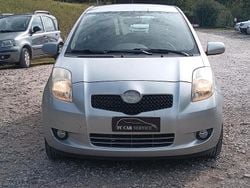 Grigio Usata 2008 Toyota Yaris Tre volumi | 4499 € (Ottimo prezzo)