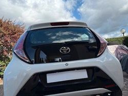 Bianco Usata 2016 Toyota Aygo X-play Due volumi | 8900 € (Buon prezzo)