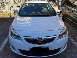 Bianco Usata 2010 Opel Astra Tre volumi | 6700 € (Cara)