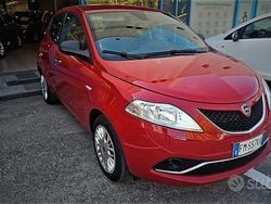 Rosso Usata 2017 Lancia Ypsilon Due volumi | 7900 € (Buon prezzo)