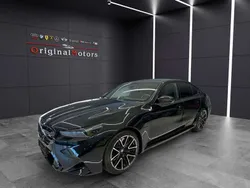 Zaffiro nero Nuova 2024 BMW M5 Tre volumi | 153.000 € (Ottimo prezzo)