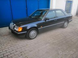 Nero Usata 1999 Mercedes E200 Tre volumi | 2500 € (Super prezzo)