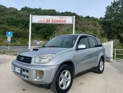 Grigio Usata 2002 Toyota RAV4 SUV | 4900 € (Buon prezzo)