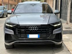 Argento Usata 2019 Audi Q8 S-Line SUV | 50.500 € (Molto cara)