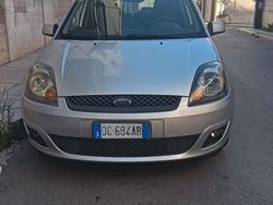 Grigio Usata 2006 Ford Fiesta Due volumi | 2200 € (Cara)
