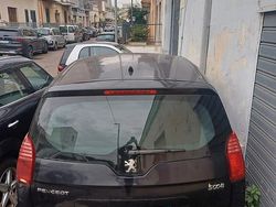 Usata 2010 Peugeot 5008 Monovolume | 700 €