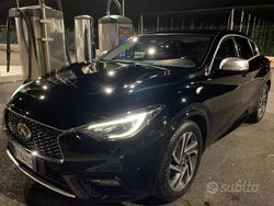 Nero Usata 2018 Infiniti Q30 Business Executive Due volumi | 21.700 €