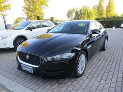 Nero Usata 2016 Jaguar XE Pure Tre volumi | 11.900 € (Buon prezzo)