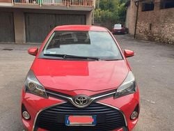 Usata 2015 Toyota Yaris Active Tre volumi | 7200 € (Buon prezzo)