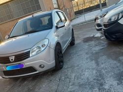 Grigio Usata 2009 Dacia Sandero Tre volumi | 2200 €