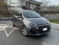 Grigio Usata 2017 Hyundai i10 Due volumi | 7900 € (Buon prezzo)