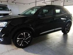 Nero Usata 2022 Peugeot 2008 Allure SUV | 16.950 € (Buon prezzo)