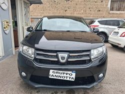 Nero Usata 2015 Dacia Sandero Due volumi | 4400 € (Buon prezzo)
