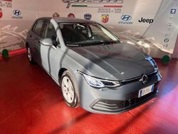 Grigio Usata 2020 VW Golf VIII Life Tre volumi | 19.450 € (Ottimo prezzo)