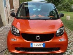 Arancione Usata 2018 Smart ForTwo Electric Drive Passion Due volumi | 9700 € (Buon prezzo)