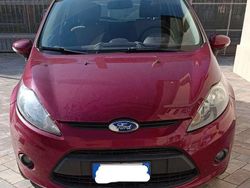 Usata 2009 Ford Fiesta Titanium Tre volumi | 4900 € (Buon prezzo)