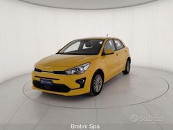 Giallo Usata 2022 Kia Rio Style Tre volumi | 13.900 € (Buon prezzo)