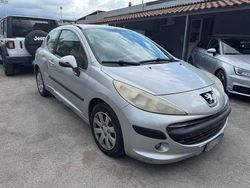 Usata 2009 Peugeot 207 Tre volumi | 1200 € (Super prezzo)