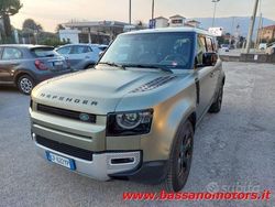Grigio pastello Usata 2021 Land Rover Defender SE SUV | 52.500 € (Cara)