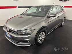 Grigio Usata 2018 VW Polo Comfortline Tre volumi | 11.490 € (Buon prezzo)
