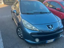 Usata 2008 Peugeot 207 Tre volumi | 1700 € (Ottimo prezzo)