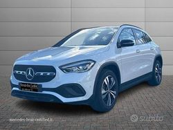 Bianco Usata 2022 Mercedes 180 Tre volumi | 34.900 € (Cara)