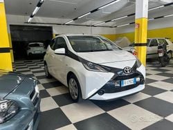 Bianco Usata 2017 Toyota Aygo X-Black Due volumi | 7700 € (Buon prezzo)