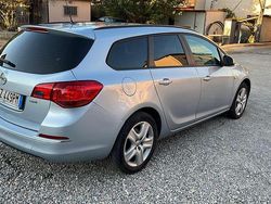 Usata 2015 Opel Astra Cosmo Station wagon | 8000 € (Molto cara)
