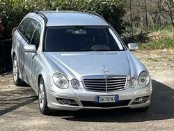 Grigio Usata 2010 Mercedes E320 Avantgarde Station wagon | 6500 €