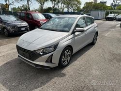 Grigio Nuova 2025 Hyundai i20 Tre volumi | 18.900 € (Buon prezzo)