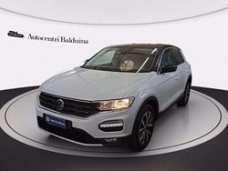 Bianco perla metalizzato tetto nero Usata 2021 VW T-Roc Style SUV | 23.000 € (Buon prezzo)