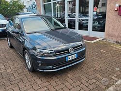 Grigio Usata 2019 VW Polo Comfortline Tre volumi | 13.900 € (Buon prezzo)