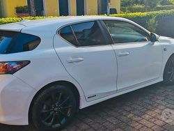 Bianco Usata 2013 Lexus CT200h Tre volumi | 9200 € (Buon prezzo)